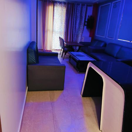 Vinanda Home Stay New Delhi Eksteriør bilde